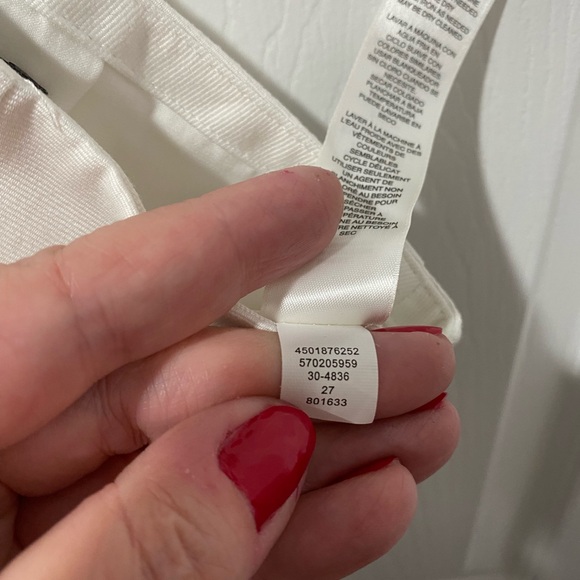 White House Black Market women’s size 2 skirt, embroidered floral.  Good cond - Picture 4 of 6